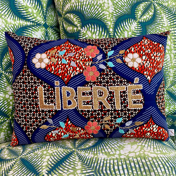 [까사오]Embroidered cushion LIBERTE-CA00LNCUS2005LIB