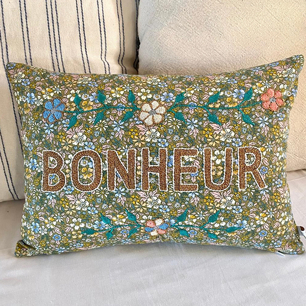 []Embroidered cushion BONHEUR-CA00LNCUS1952BON