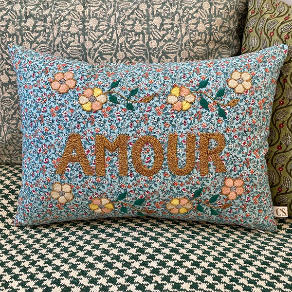 []Embroidered cushion AMOUR-CA00LNCUS1923AMO
