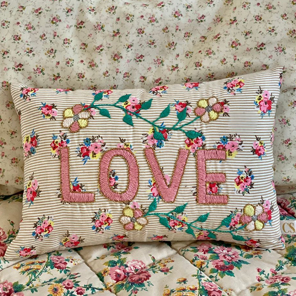 RE까사오[CSAO]Mini embroidered cushion LOVE-CA00LNCUS1518LOV